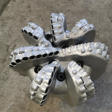 13 1/8'' Steel Body 7 Blade PDC Drill Bits For Oil Gas Water Rock Drilling